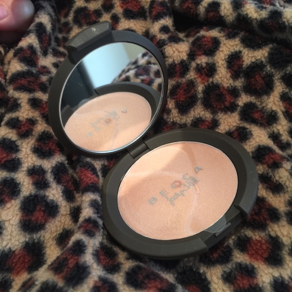 BECCA ~ SHIMMERING SKIN PERFECTOR ~ POURED CRÈME - Picture 4 of 7